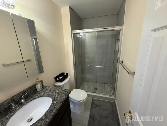 $2,900 | 942 Thomas Avenue, North Brunswick, NJ 08902