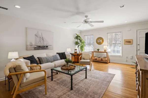 $4,300 | 164 Queen Street, Charleston, SC 29401