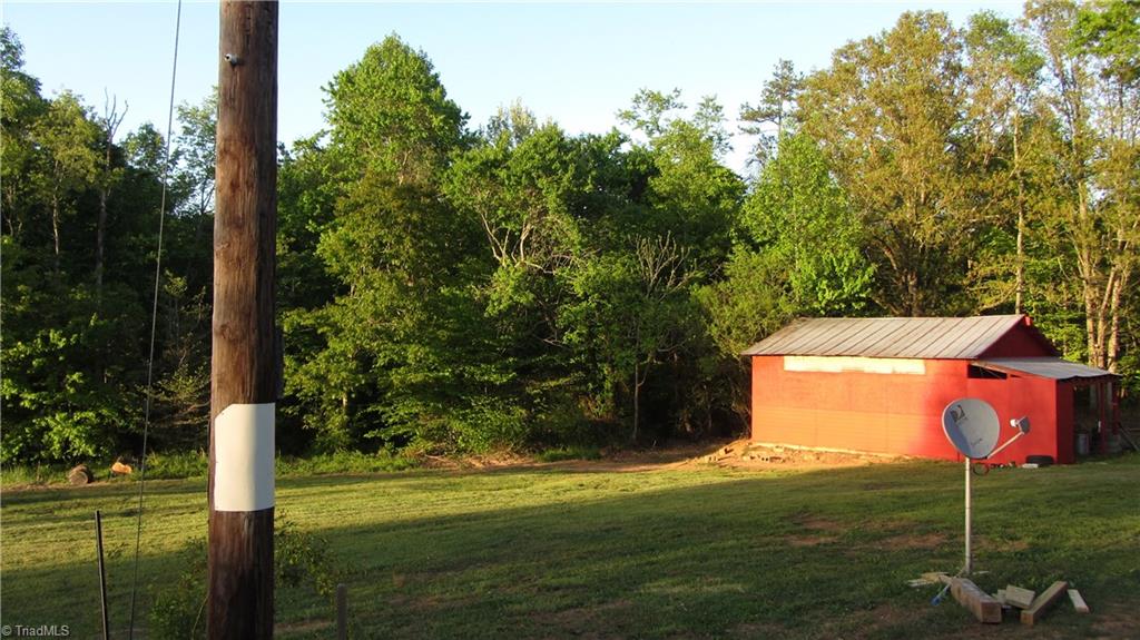 284 Countryside Road Harmony, NC 28634 - Photo 27 of 29 Extra large Barn with plenty of room to roam