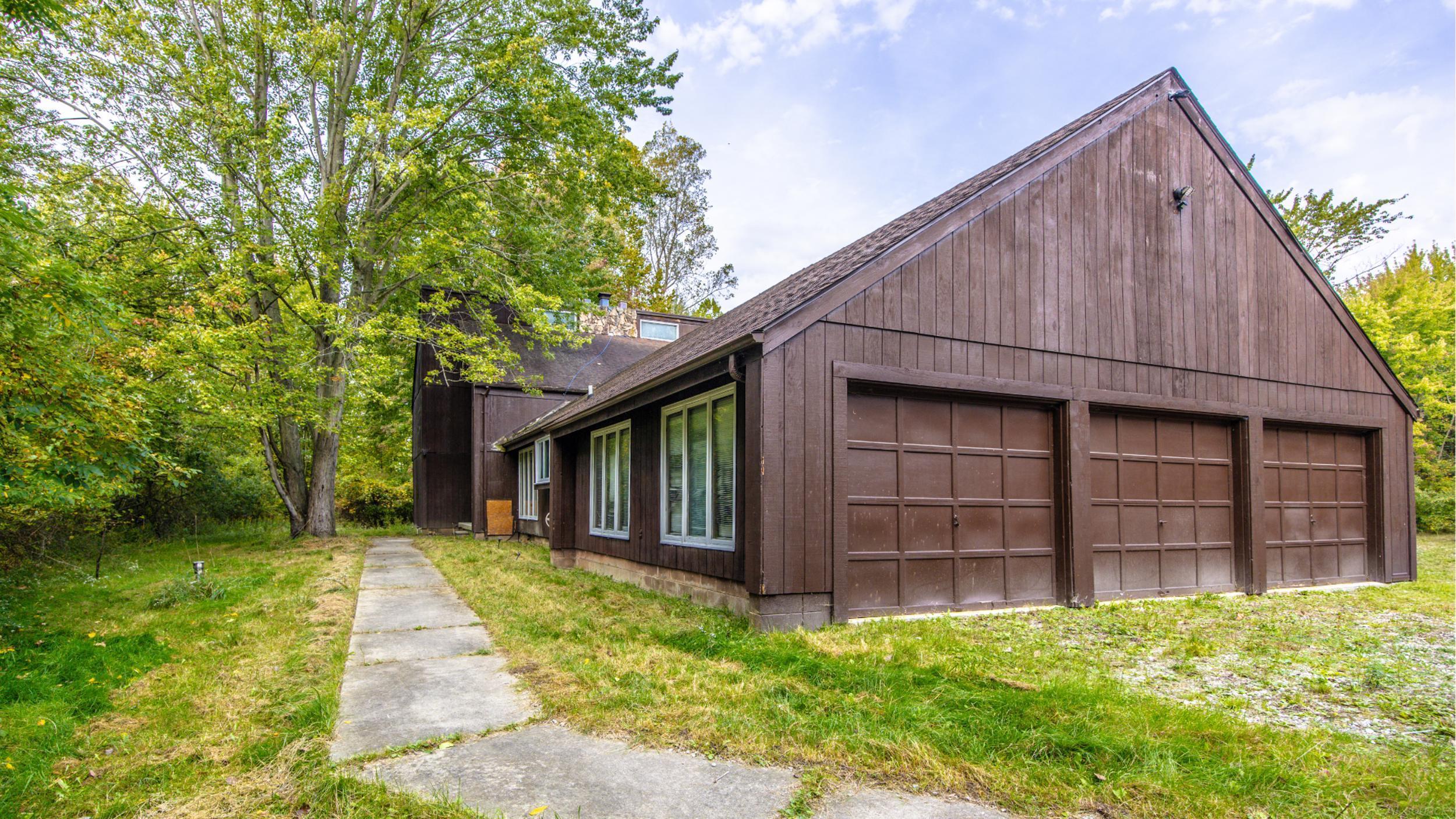 9202 Crawford Road Columbus, MI 48063 - Photo 3 of 63