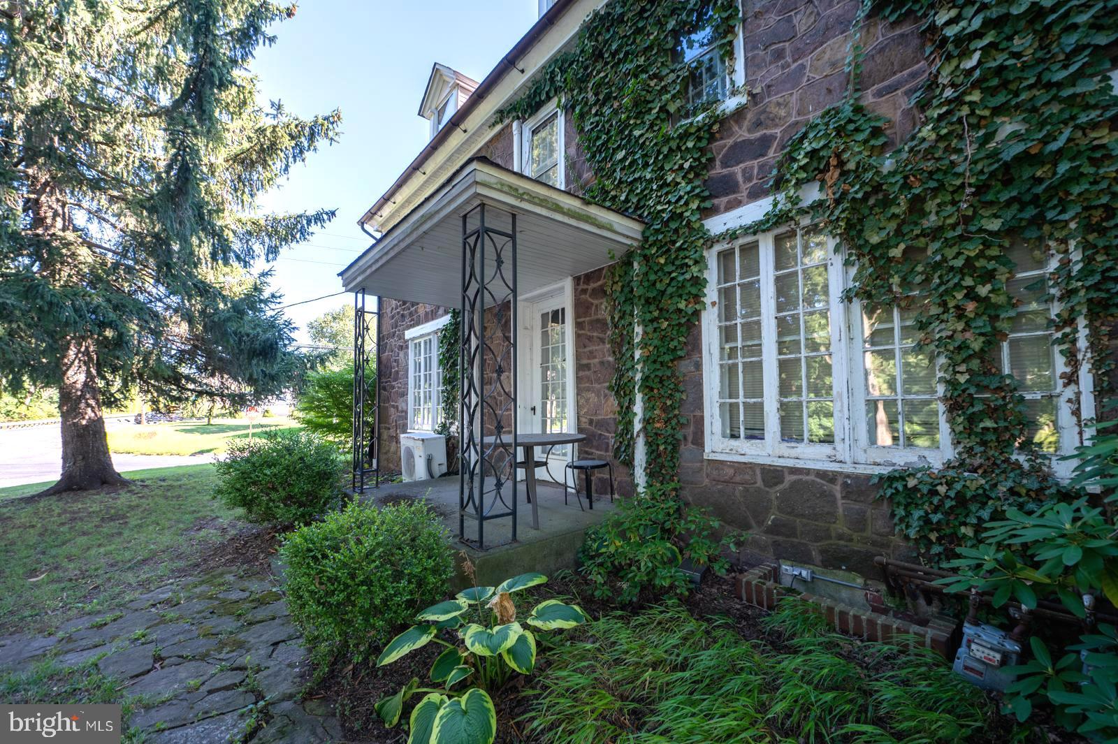 Douglassville Pennsylvania Storage Unit Dandk Organizer