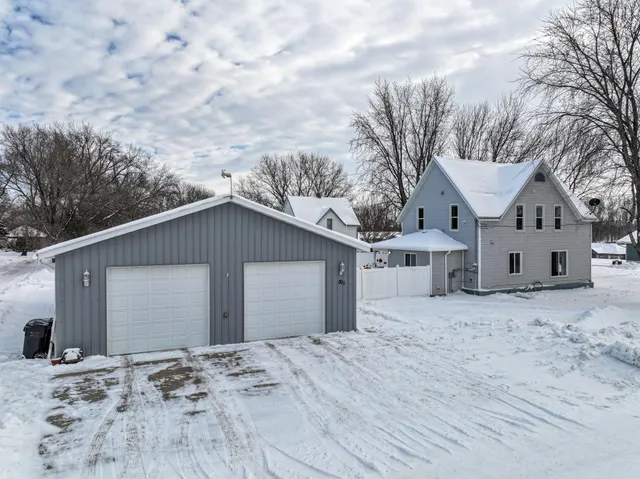 $189,900 | 301 Nelson Street, Cyrus, MN 56323