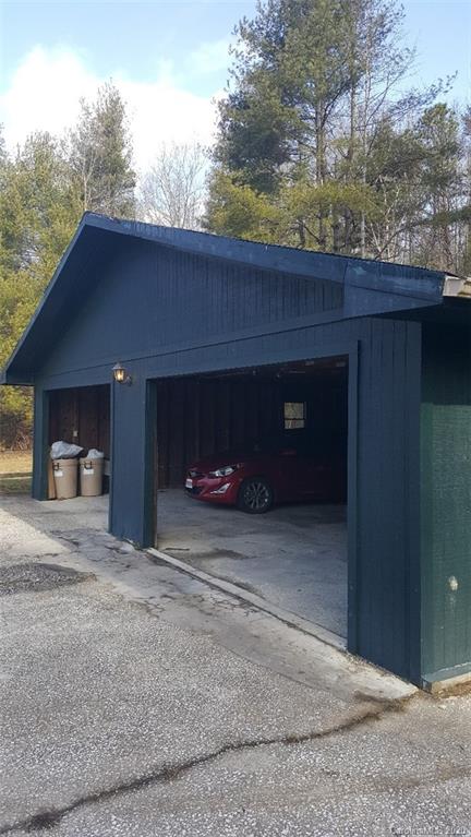 608 Slick Rock Road Hendersonville, NC 28792 - Photo 8 of 13 Gallery Image 8