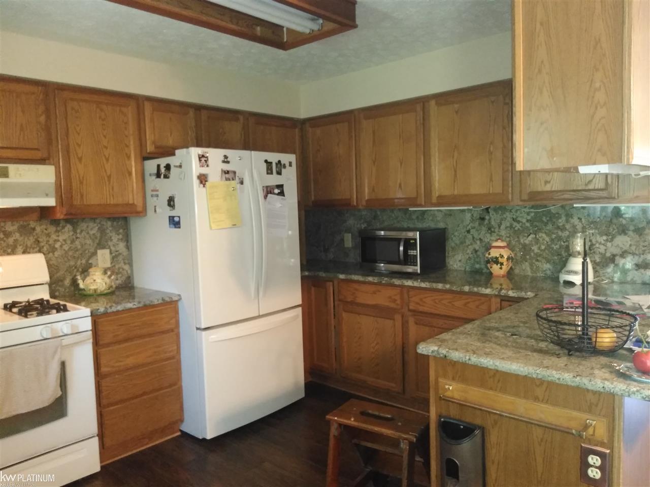 710 Nolan Road Goodells, MI 48027 - Photo 13 of 49 31387313-12.JPG