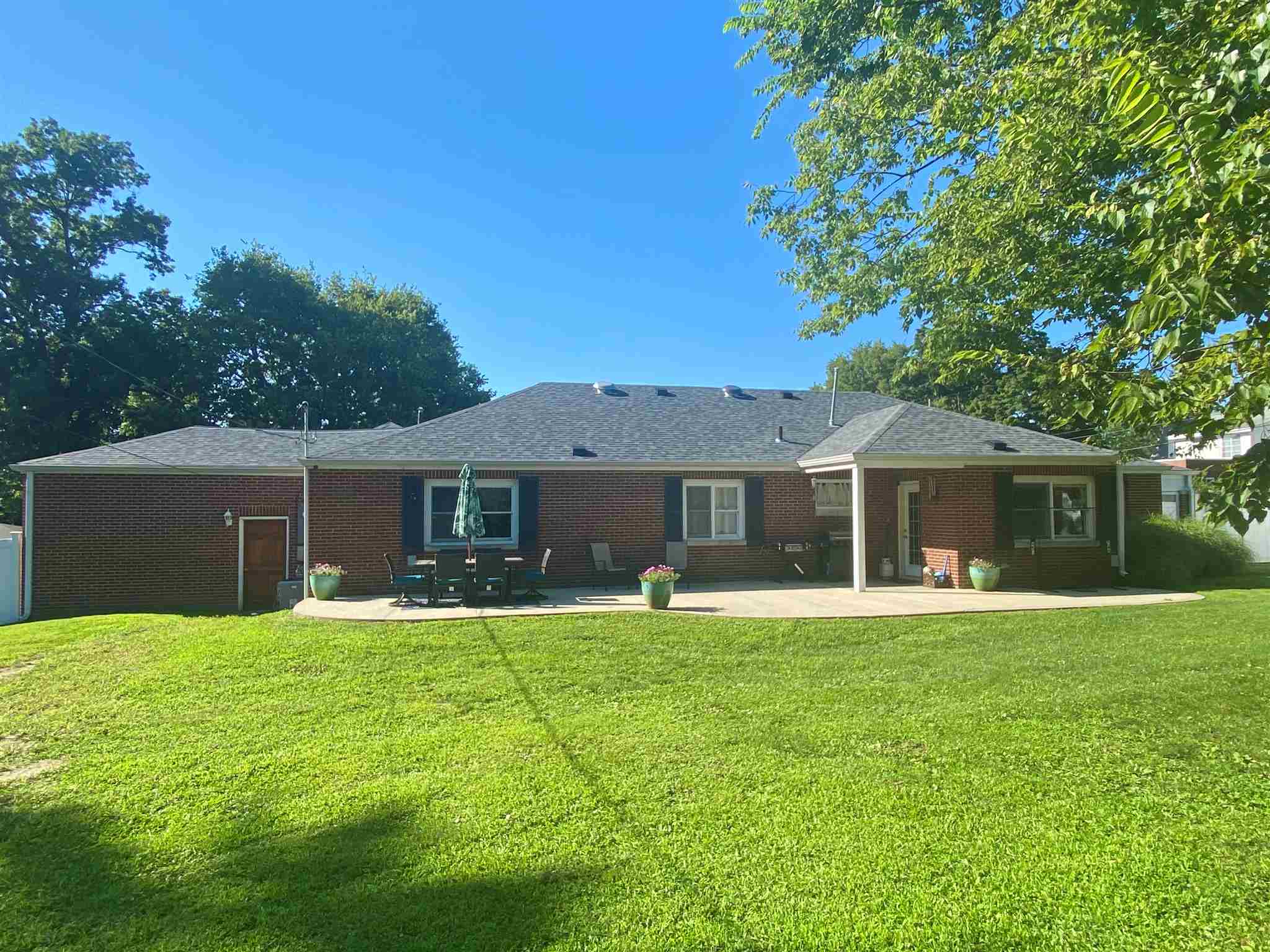 2141 Ridge Road Vincennes, IN 47591 - Photo 2 of 26 Gallery Image 2