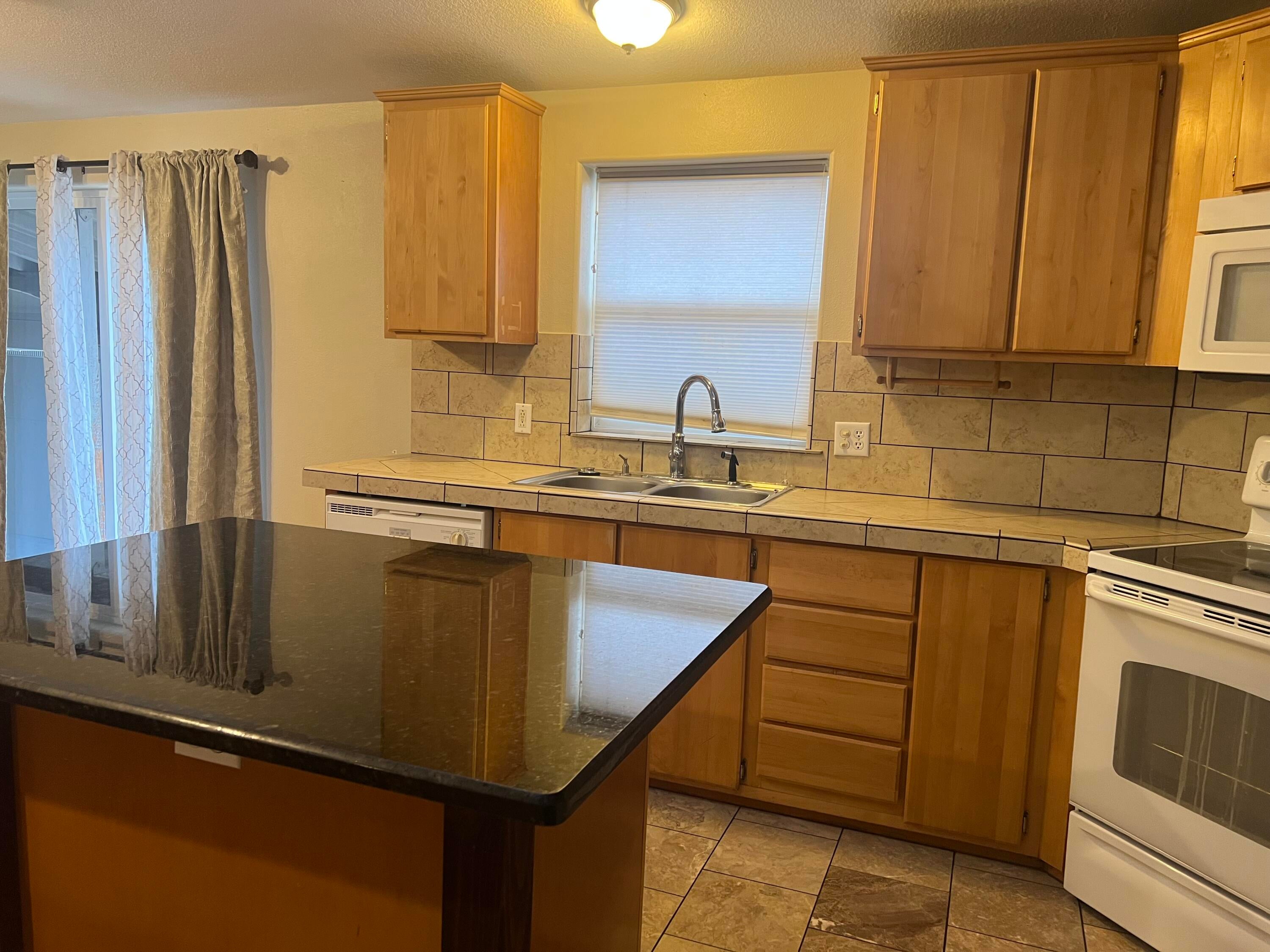 1201 Southwest 28th Street, Unit 48 Redmond, OR 97756 - Photo 15 of 48 IMG_1545