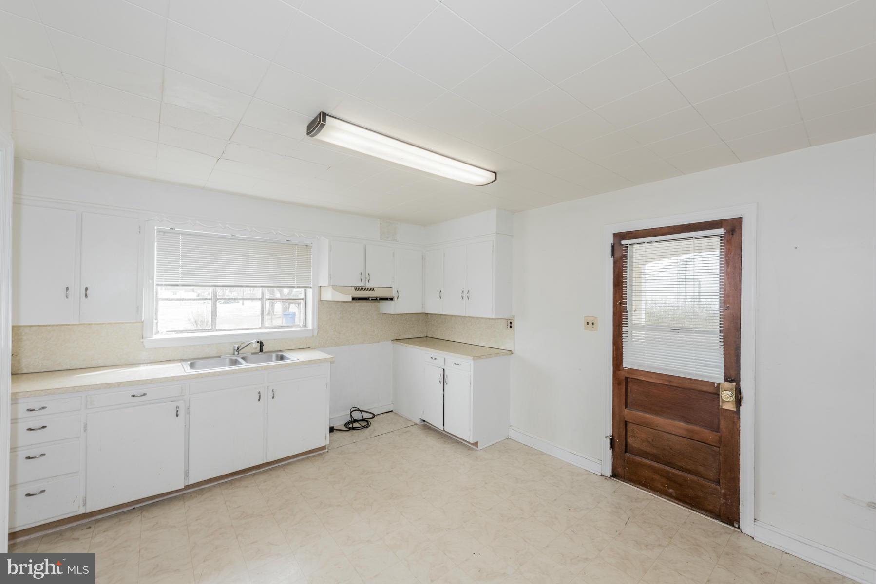 54 George Street Taneytown, MD 21787 - Photo 12 of 22 Kitchen