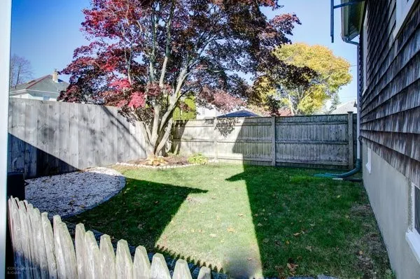 $6,500 | 27 Vaughan Avenue, Newport, RI 02840