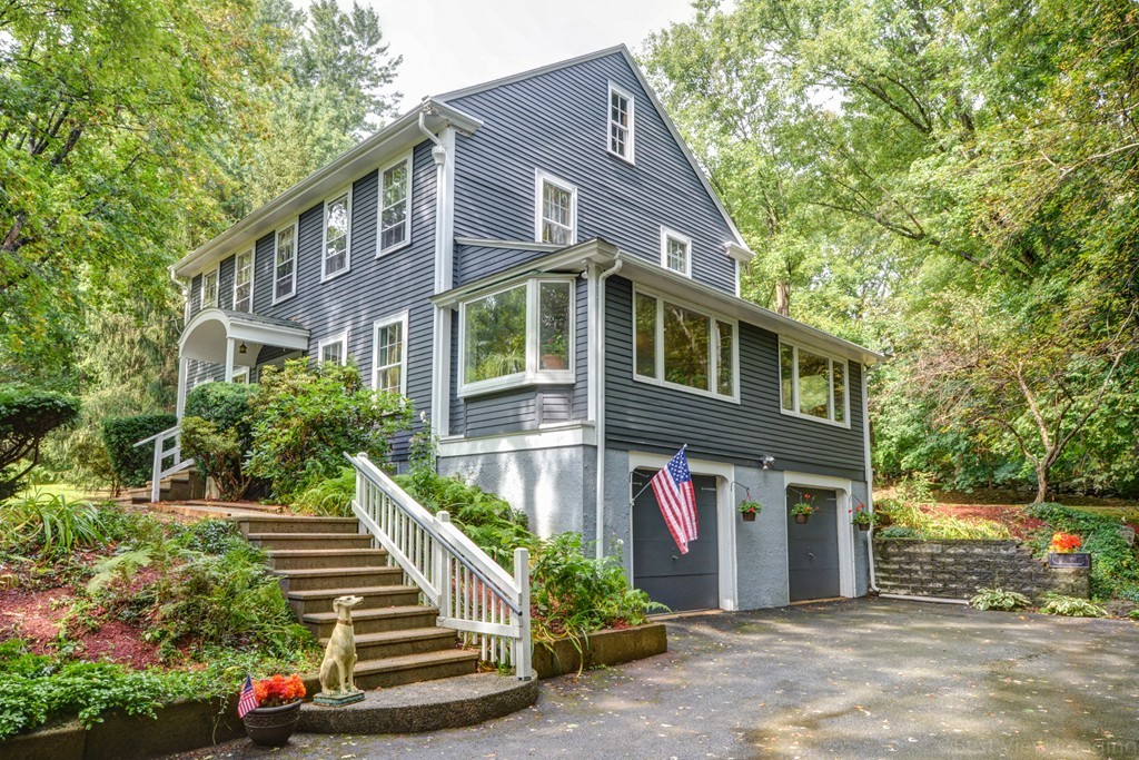 36 Cooper Road Sturbridge, MA 01518 - Photo 2 of 30