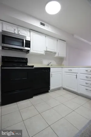 $3,100 | 1218 Eton Court Northwest, Washington, DC 20007