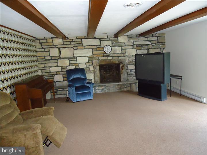 7201 Orwell Road Philadelphia, PA 19119 - Photo 10 of 24 Family Room