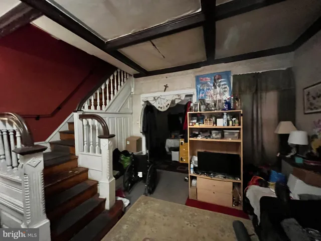 a view of entryway and hall