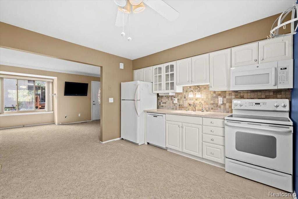 616 Rickett Road, Unit 111 Brighton, MI 48116 - Photo 7 of 21