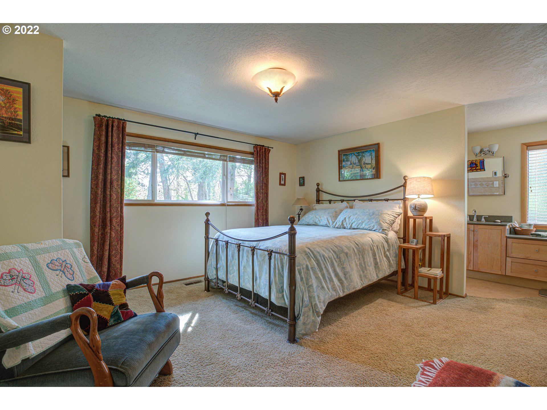 19352 South South End Road Oregon City, OR 97045 - Photo 17 of 32 Primary Bedroom