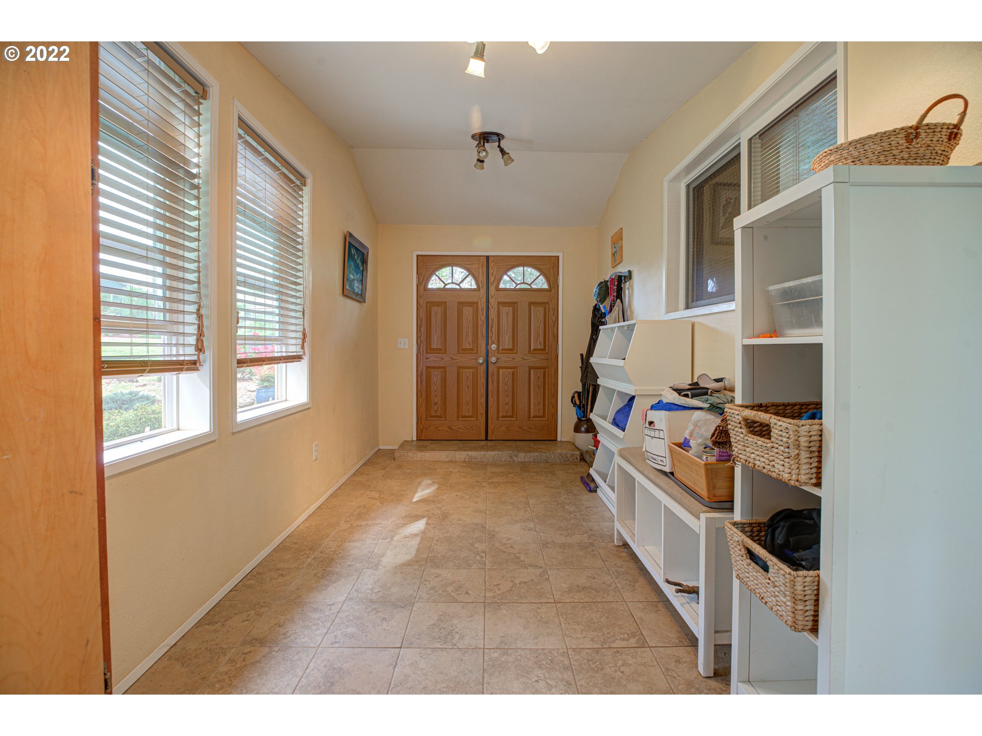19352 South South End Road Oregon City, OR 97045 - Photo 26 of 32 Mud Room