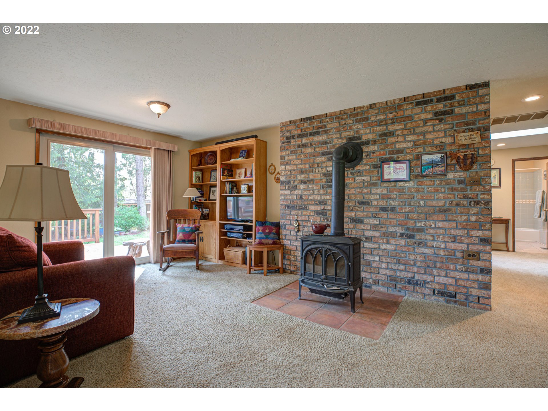 19352 South South End Road Oregon City, OR 97045 - Photo 5 of 32 Library