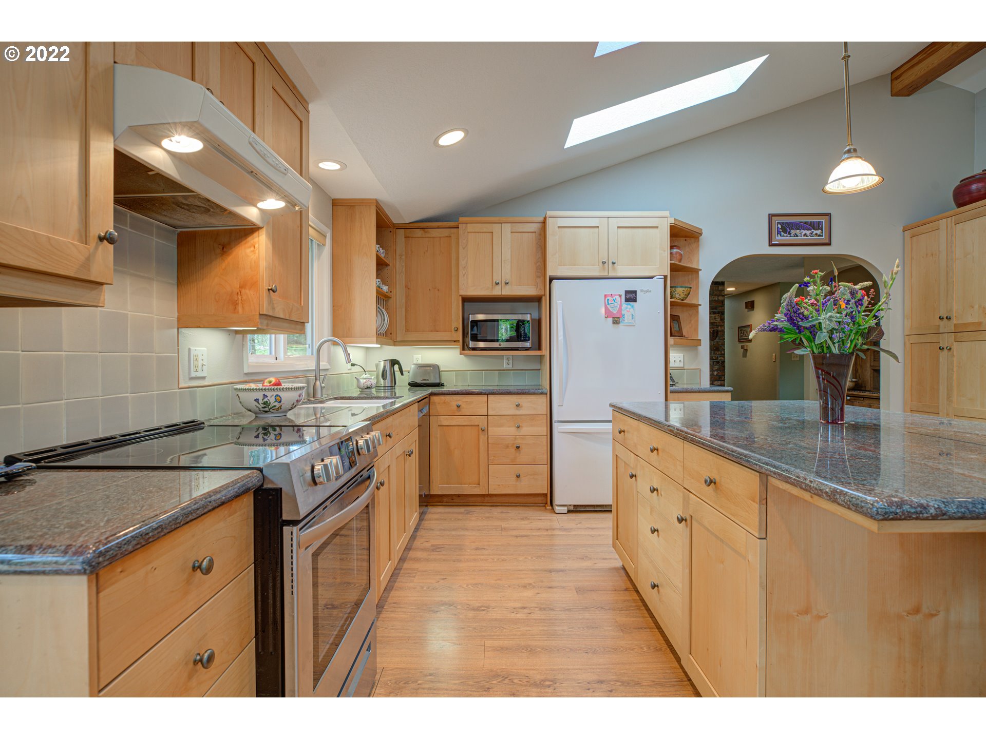 19352 South South End Road Oregon City, OR 97045 - Photo 8 of 32