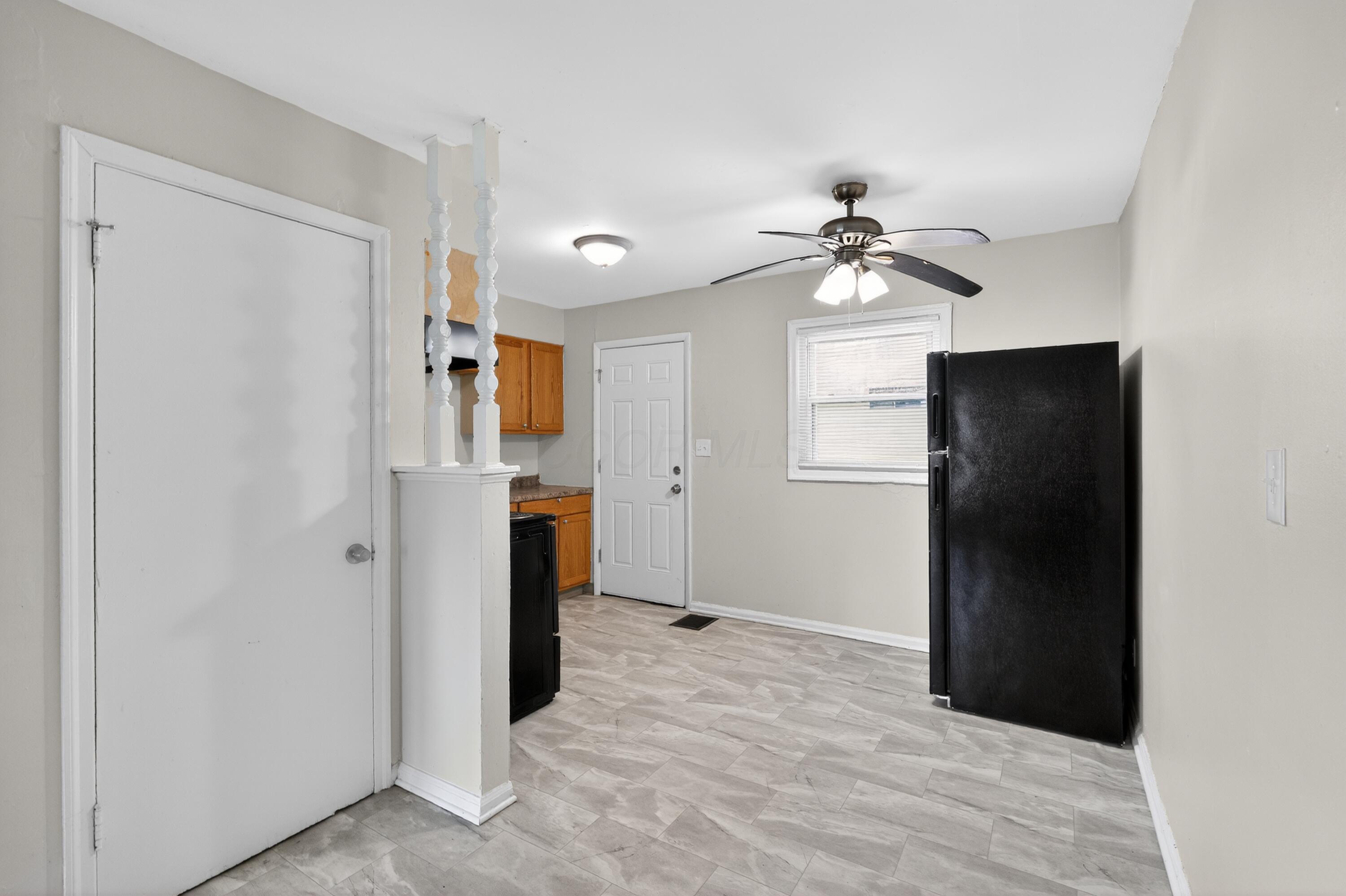 1024 South Kellner Road Columbus, OH 43209 - Photo 8 of 15 08_1024_S_Kellner_Rd-Kitchen-r-27