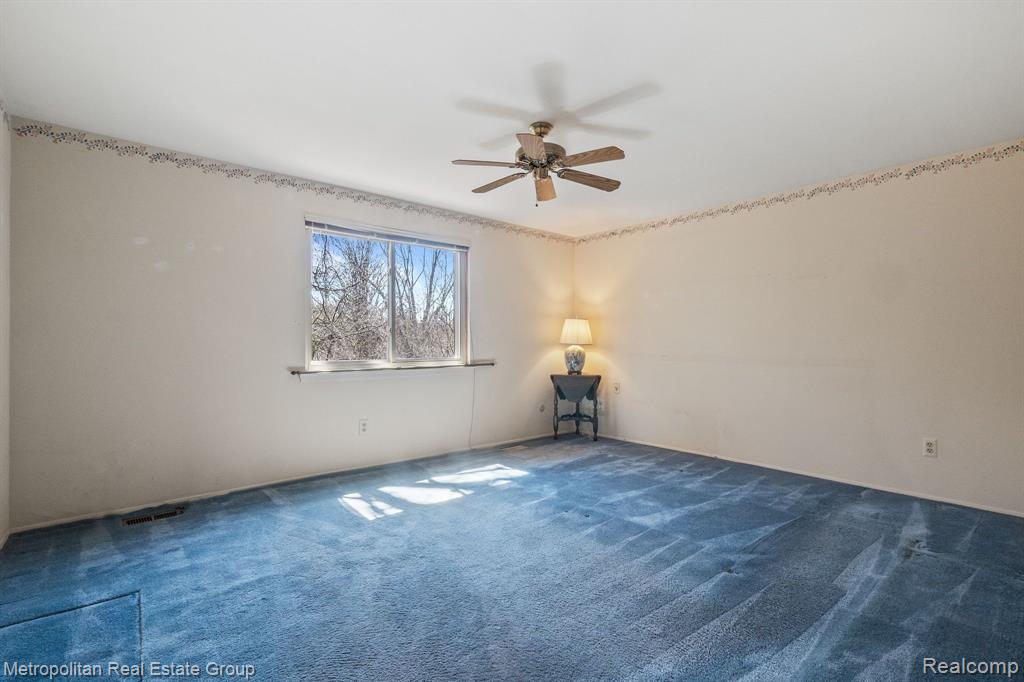 29607 High Valley Road Farmington Hills, MI 48331 - Photo 21 of 27
