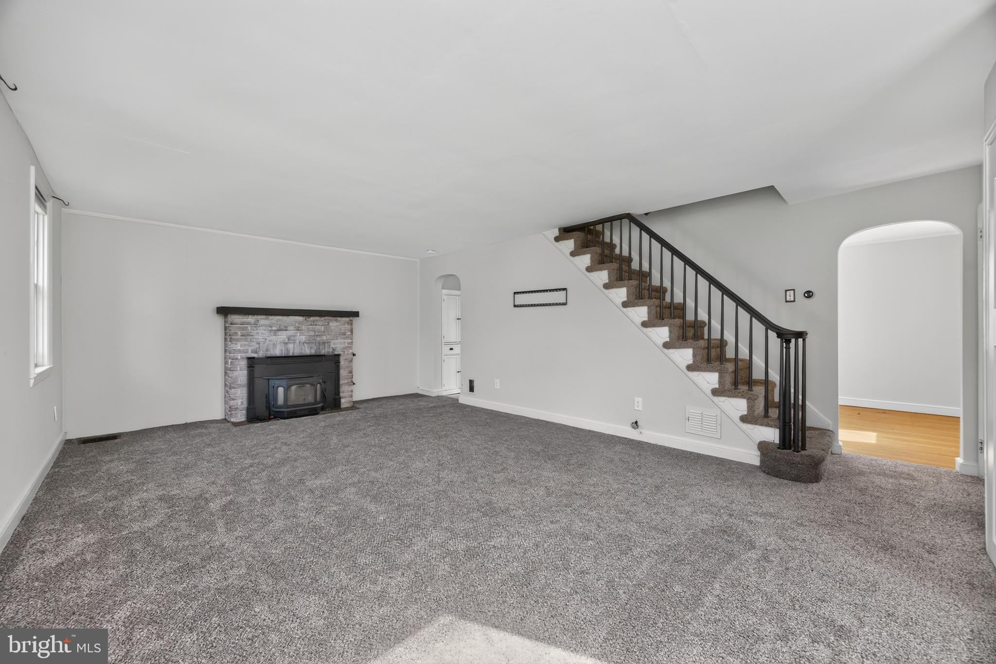 215 Ash Road Wallingford, PA 19086 - Photo 3 of 45