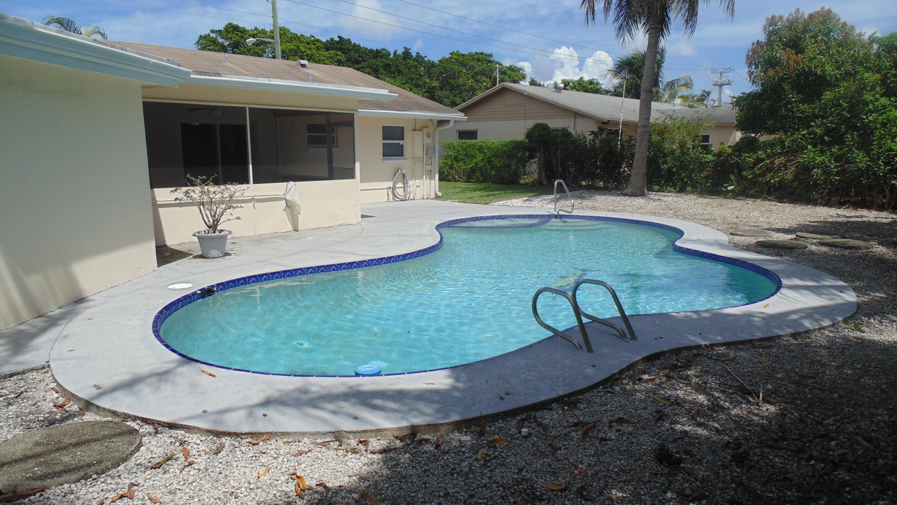3100 Lake Ida Road Delray Beach, FL 33445 - Photo 30 of 33 Pool & Yard