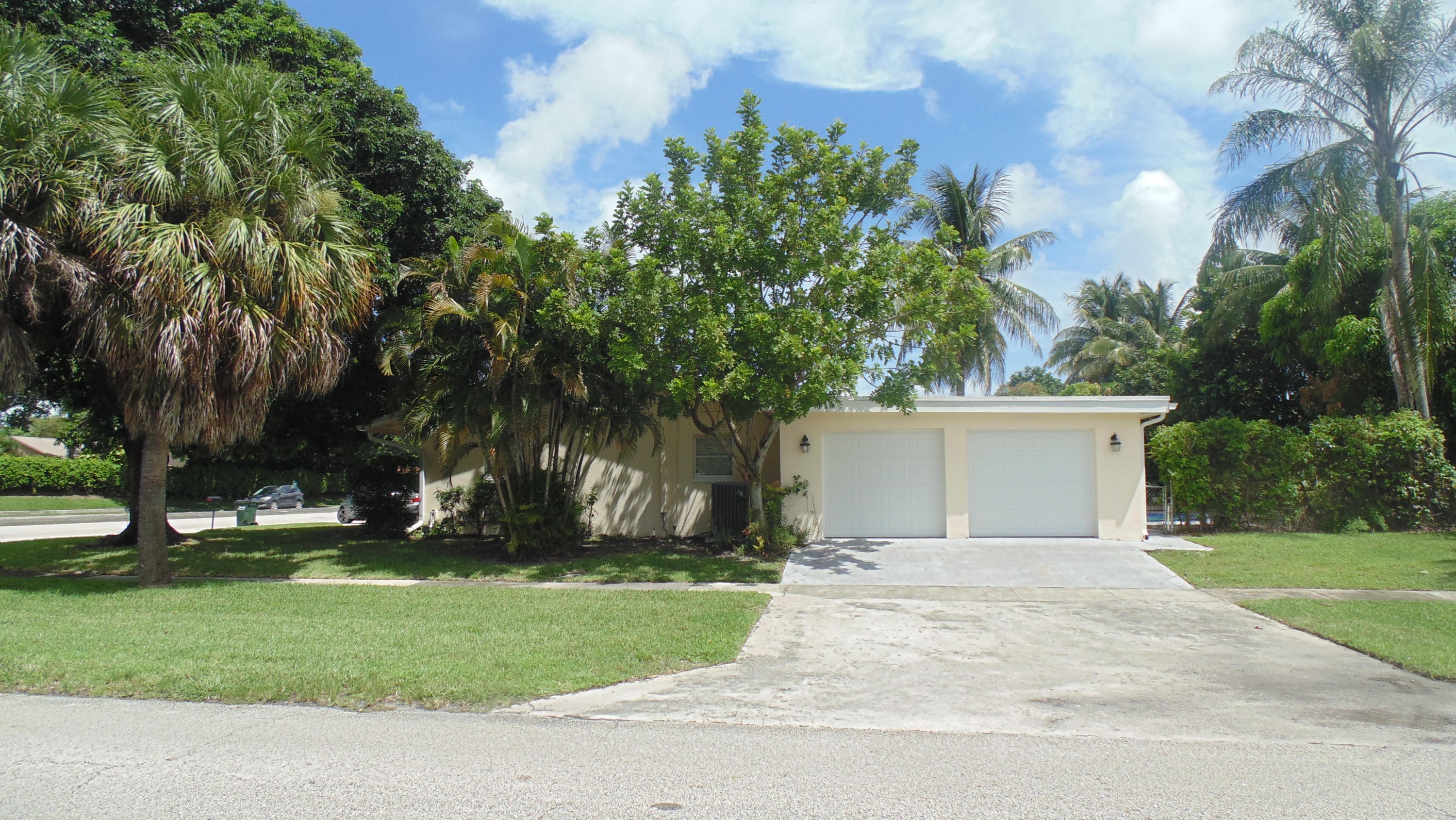 3100 Lake Ida Road Delray Beach, FL 33445 - Photo 3 of 33 Side