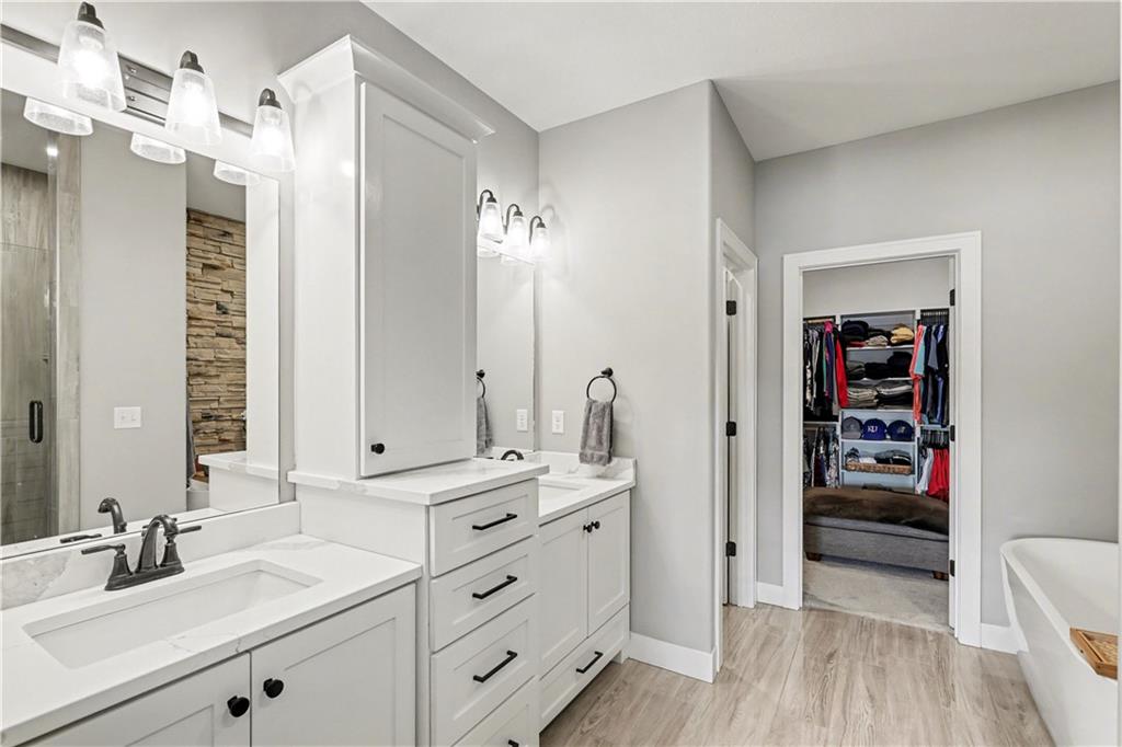 22525 West 87th Terrace Lenexa, KS 66227 - Photo 19 of 44