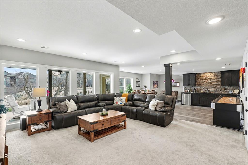 22525 West 87th Terrace Lenexa, KS 66227 - Photo 25 of 44