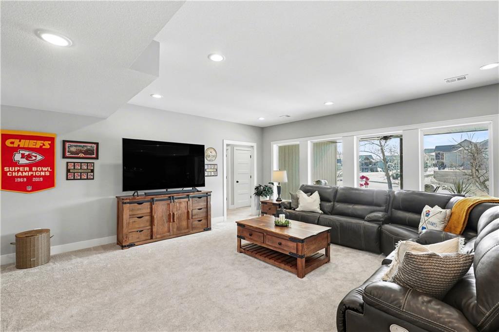 22525 West 87th Terrace Lenexa, KS 66227 - Photo 26 of 44