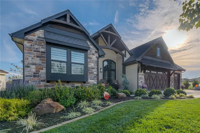 $899,950 | 22525 West 87th Terrace, Lenexa, KS 66227