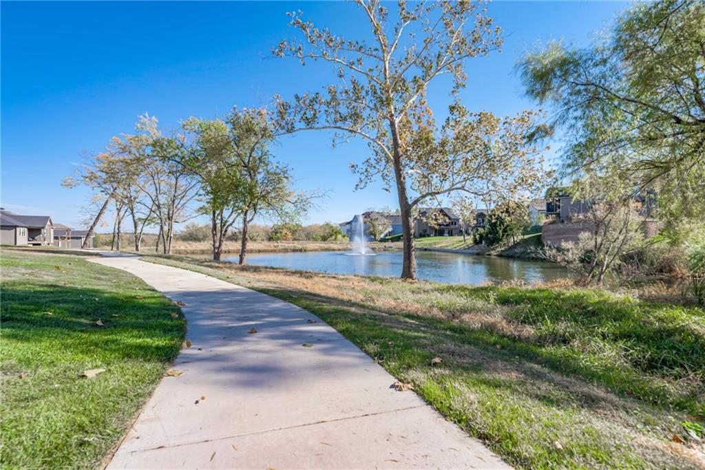 22525 West 87th Terrace Lenexa, KS 66227 - Photo 37 of 44
