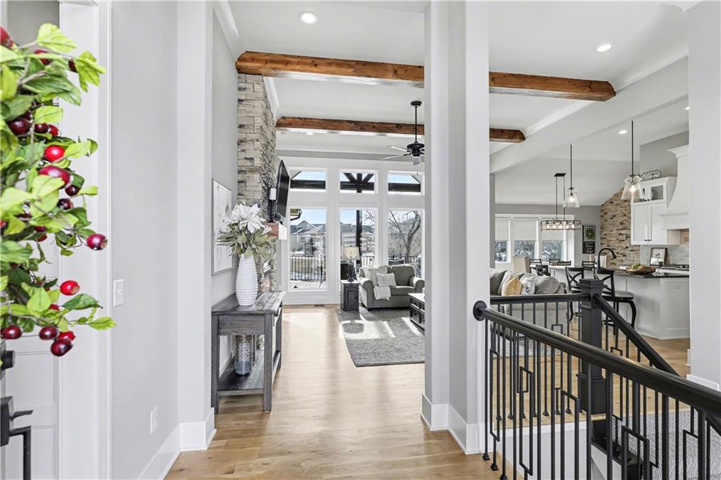 22525 West 87th Terrace Lenexa, KS 66227 - Photo 4 of 44