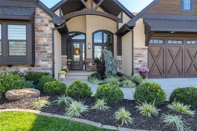 $899,950 | 22525 West 87th Terrace, Lenexa, KS 66227