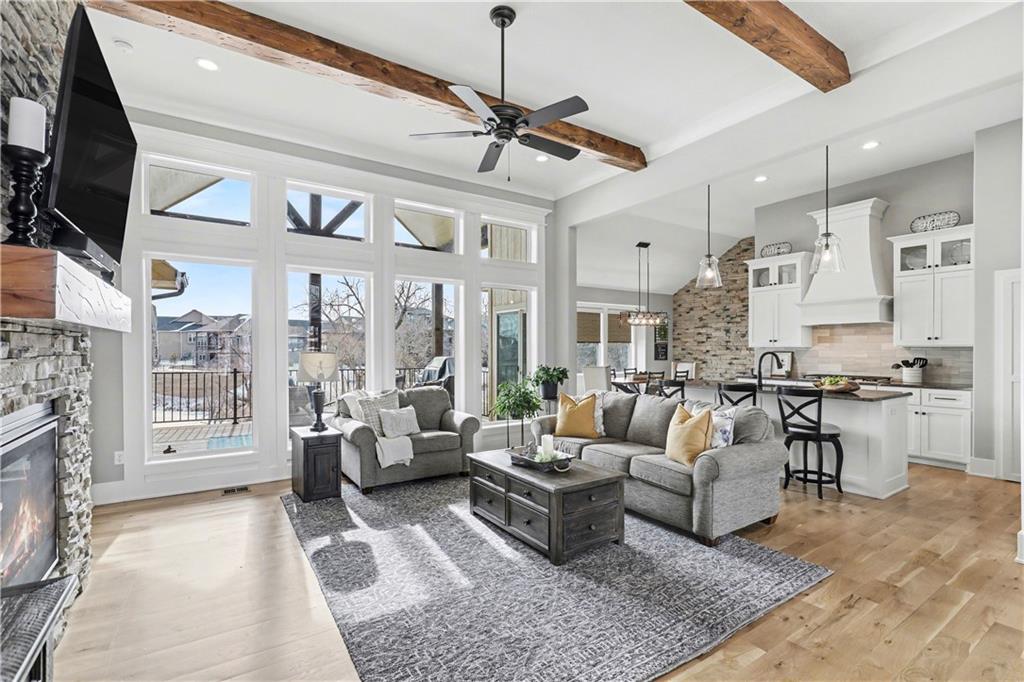 22525 West 87th Terrace Lenexa, KS 66227 - Photo 7 of 44