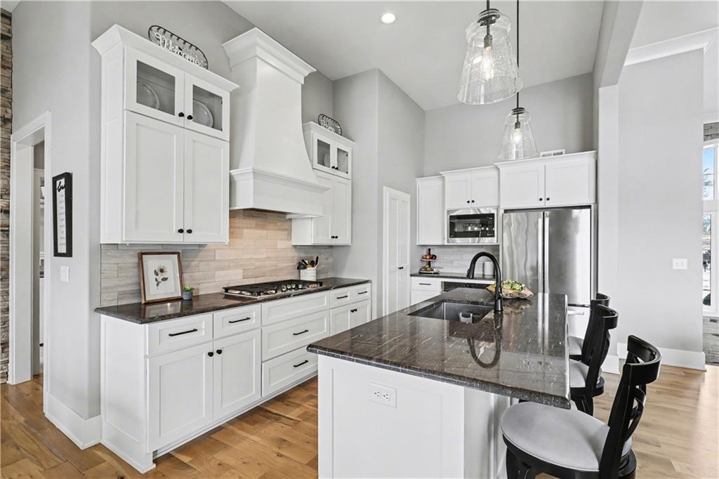 22525 West 87th Terrace Lenexa, KS 66227 - Photo 9 of 44