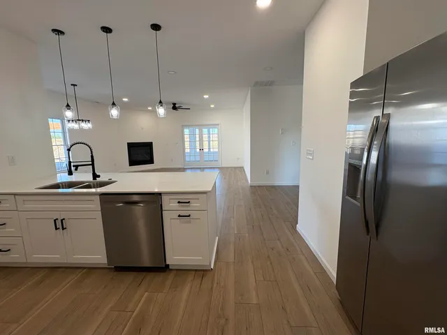 $275,000 | 60 B Applebee Farm Drive, Jacksonville, IL 62650