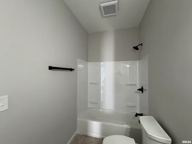 $275,000 | 60 B Applebee Farm Drive, Jacksonville, IL 62650