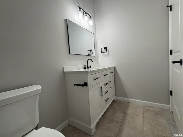 $275,000 | 60 B Applebee Farm Drive, Jacksonville, IL 62650