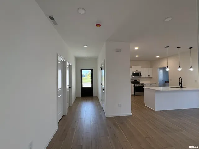 $275,000 | 60 B Applebee Farm Drive, Jacksonville, IL 62650