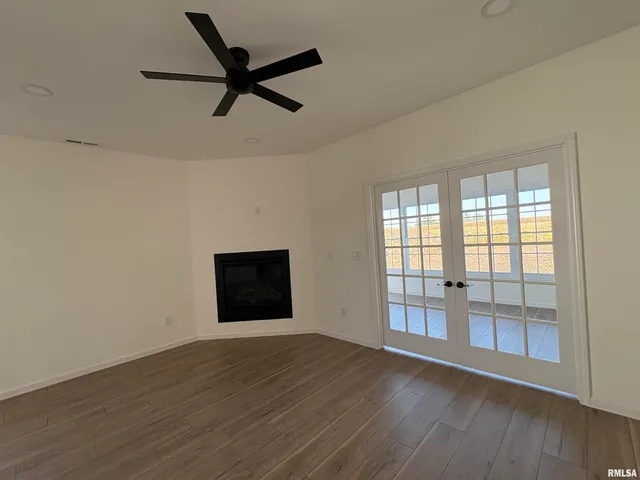 $275,000 | 60 B Applebee Farm Drive, Jacksonville, IL 62650