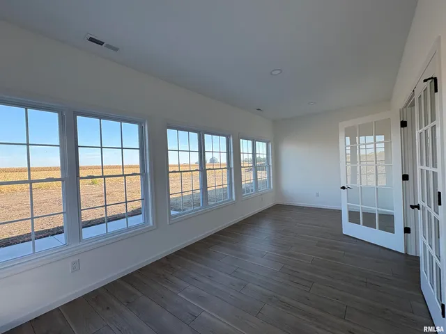 $275,000 | 60 B Applebee Farm Drive, Jacksonville, IL 62650