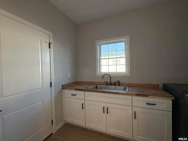 $275,000 | 60 B Applebee Farm Drive, Jacksonville, IL 62650