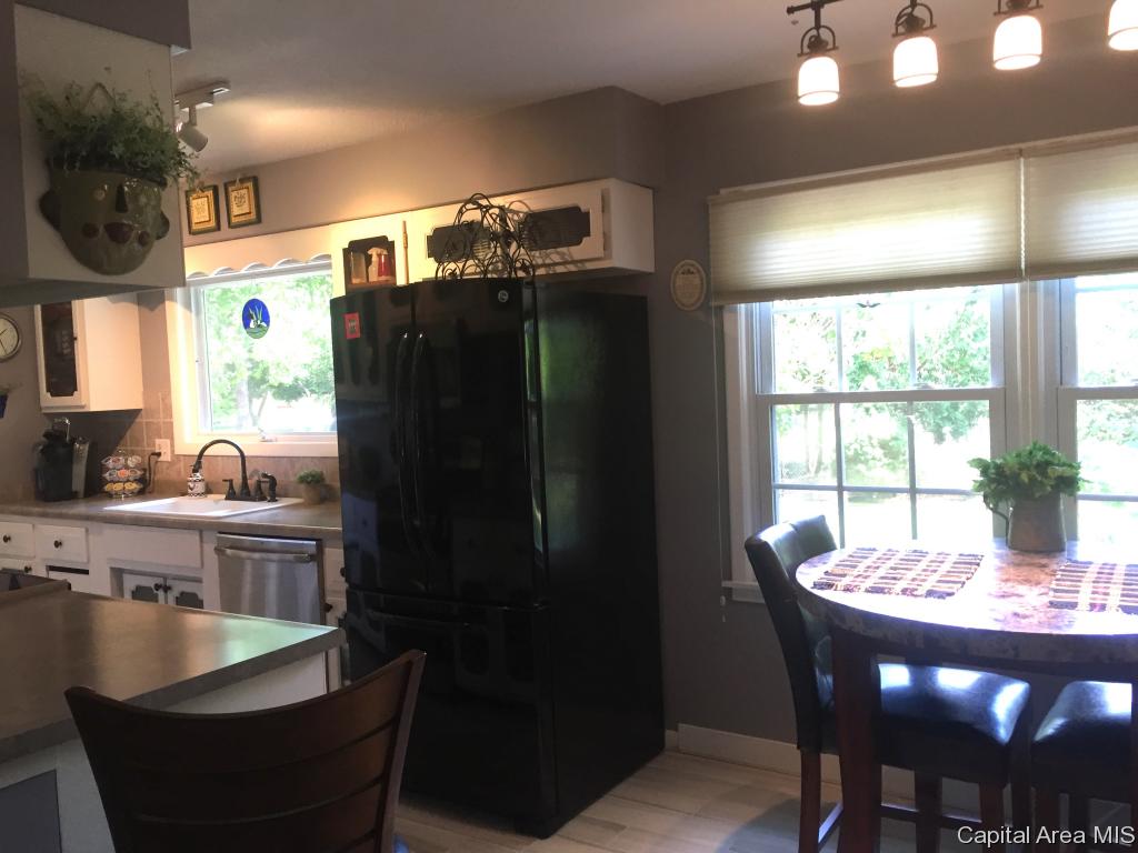48 Pinehurst Drive Springfield, IL 62704 - Photo 16 of 36 Gallery Image 16