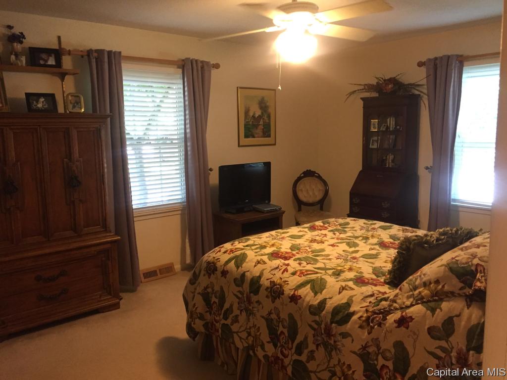 48 Pinehurst Drive Springfield, IL 62704 - Photo 23 of 36 Gallery Image 23
