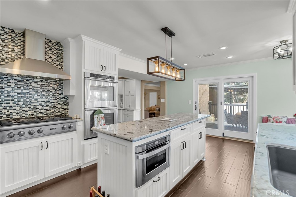 7384 Golden Star Avenue Riverside, CA 92506 - Photo 4 of 57