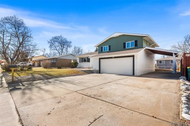 a house view with a outdoor space