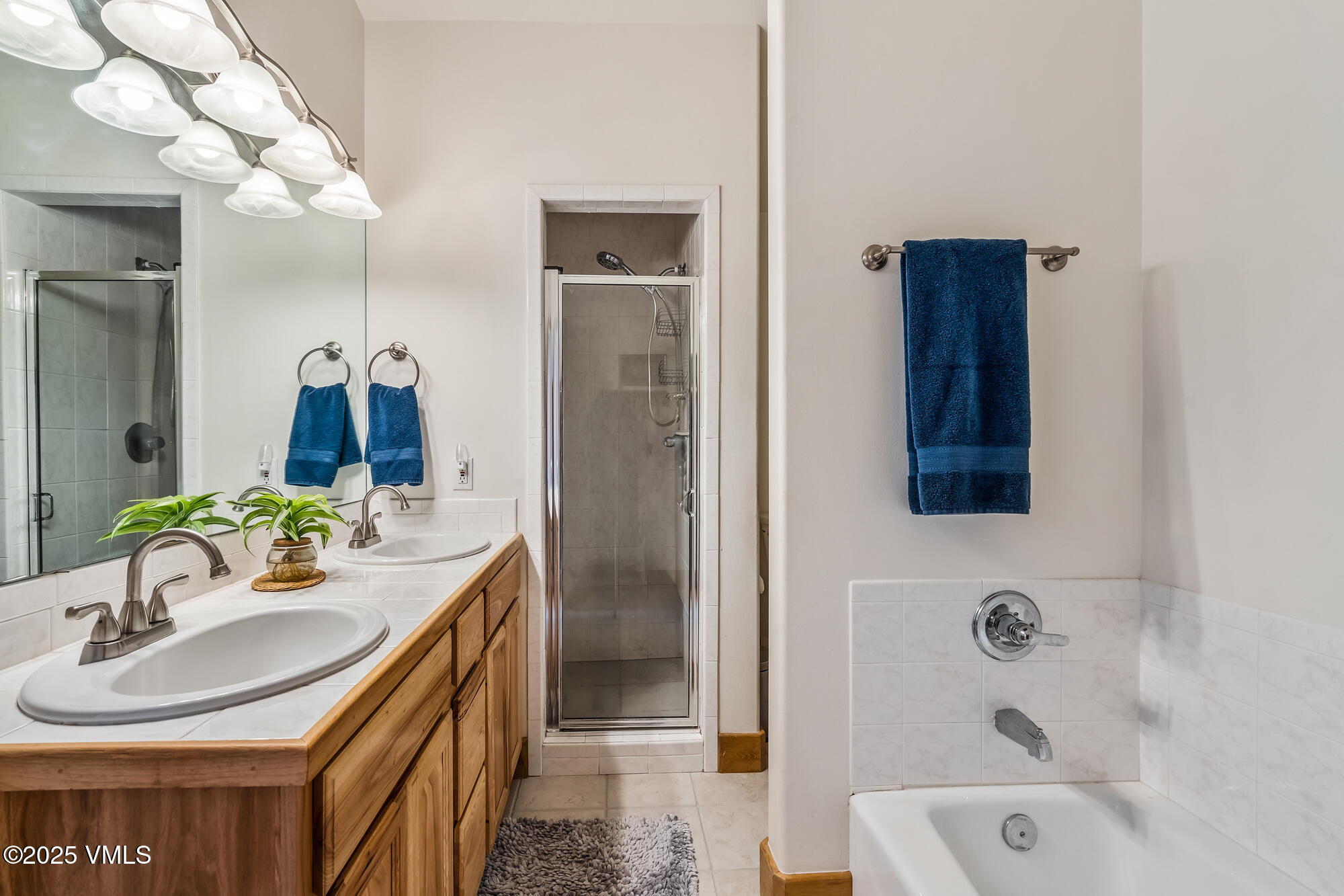 2929 June Creek Trail, Unit A Avon, CO 81620 - Photo 19 of 31 Primary Bathroom