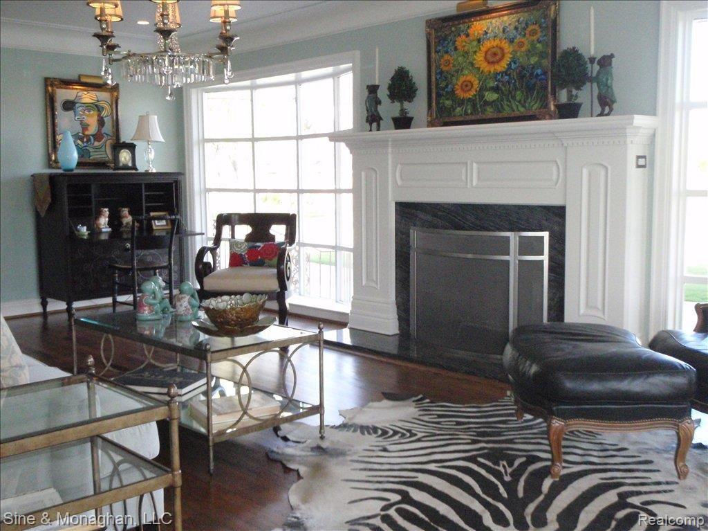 769 Shelden Road Grosse Pointe, MI 48236 - Photo 3 of 12 LivingRoom1