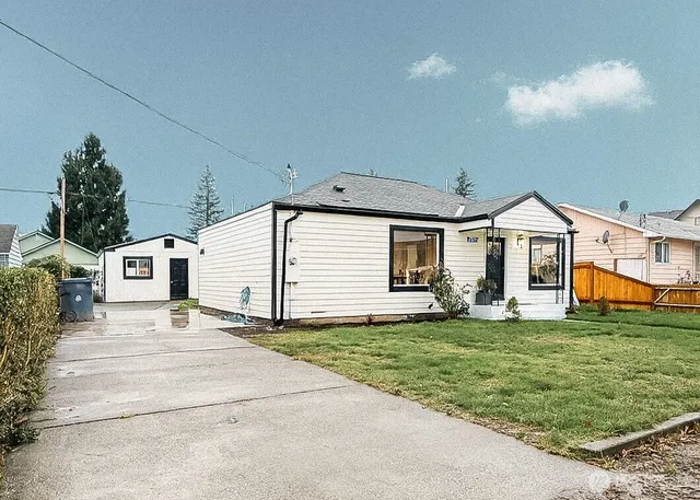 $545,000 | 320 East Orange Avenue, Burlington, WA 98233