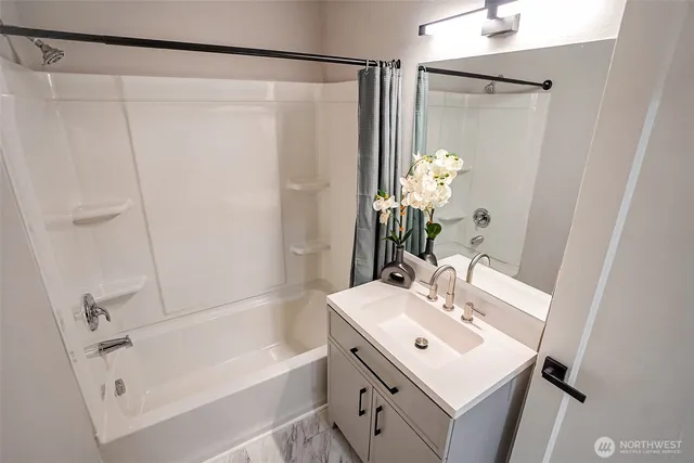 $545,000 | 320 East Orange Avenue, Burlington, WA 98233